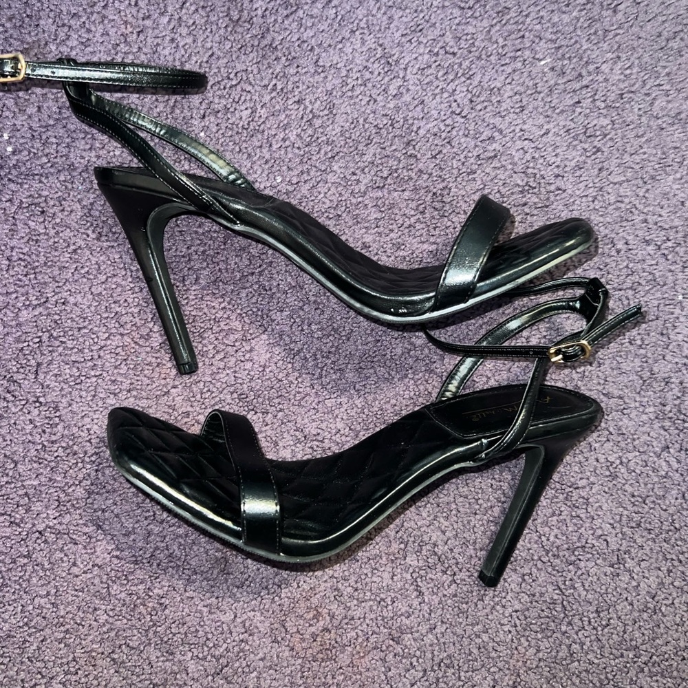 Anne Michelle black padded heels